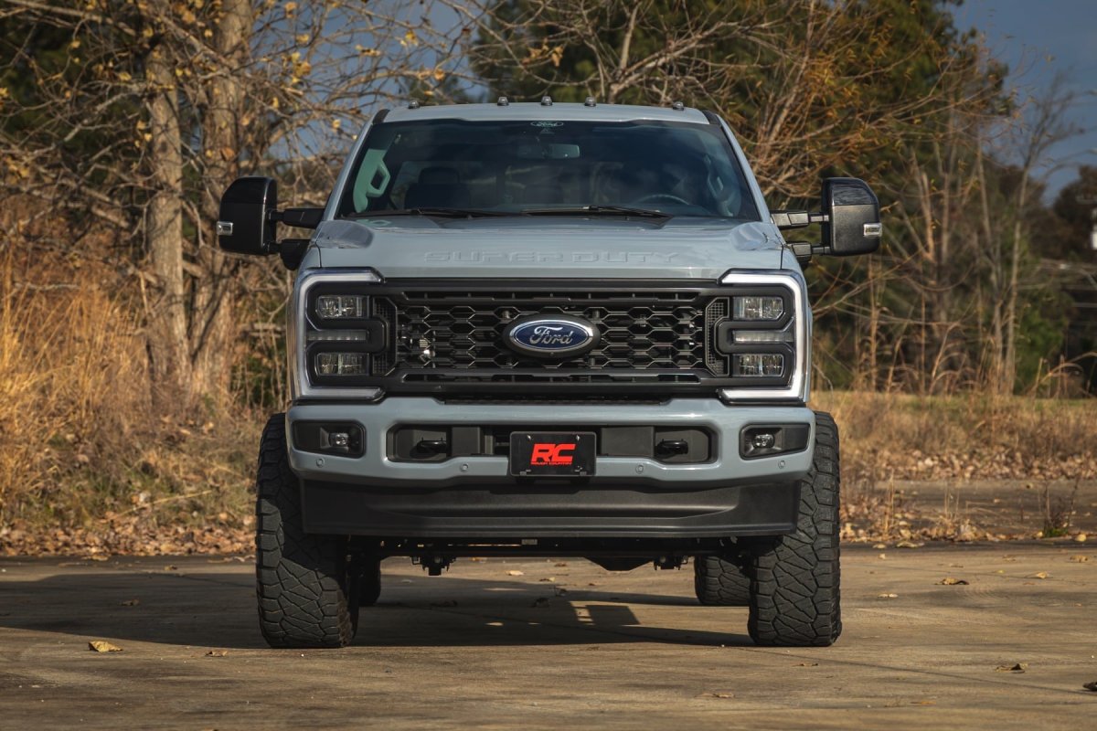 Ford F-350 Super Duty Suspension Lift Kit - Rough Country - M1 - '23-'26